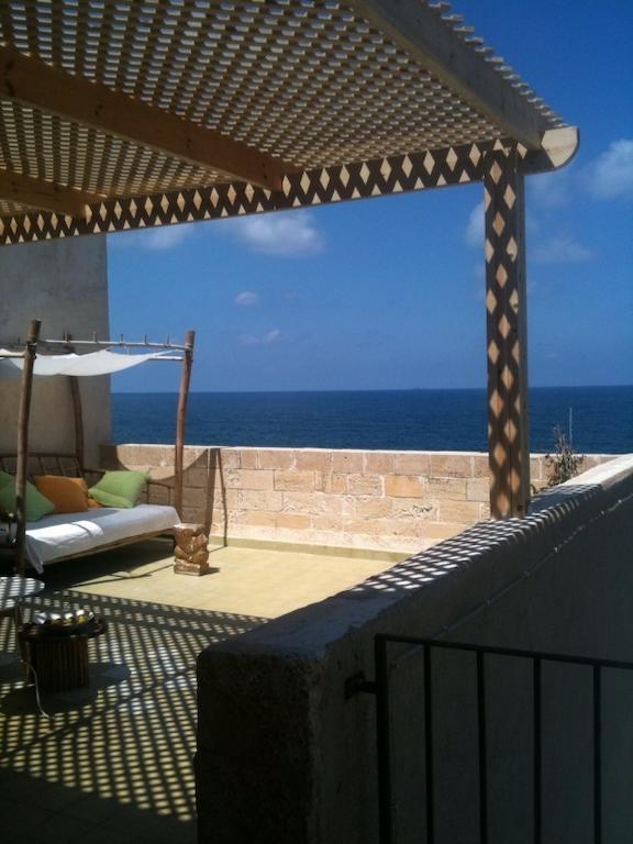 Four Hearts - Acre'S Sea Side Suite Exterior foto